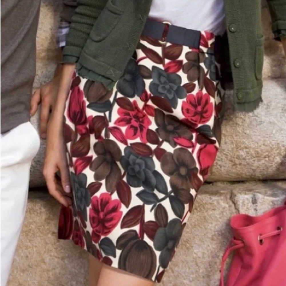 Boden hi rise floral print pencil skirt with belt